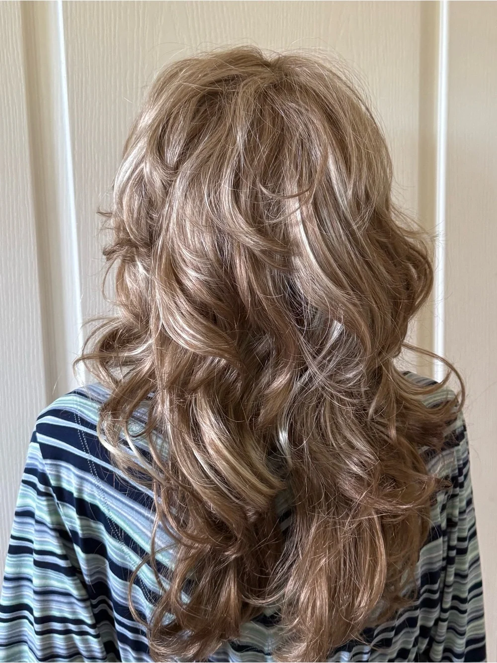 Women’s Layered Wig in Light Brown with Highlights